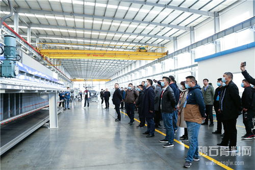 高效節(jié)能砂石環(huán)保技術(shù)及應用研討會嘉賓參觀景津環(huán)保工廠